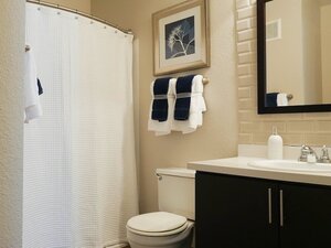 Westward Heights | Bathroom