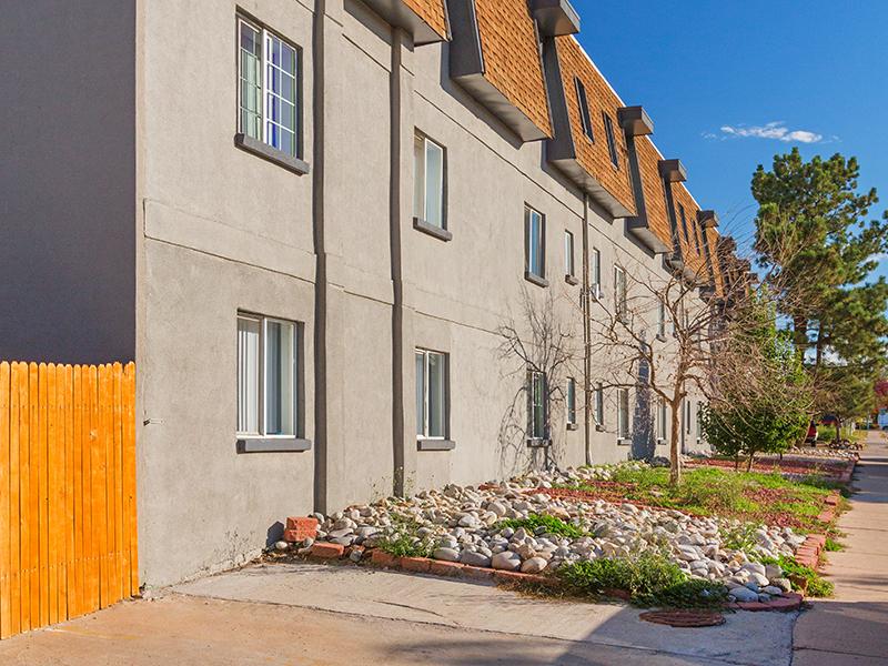 Building Exterior | Montego Flats Apartments in Aurora, CO