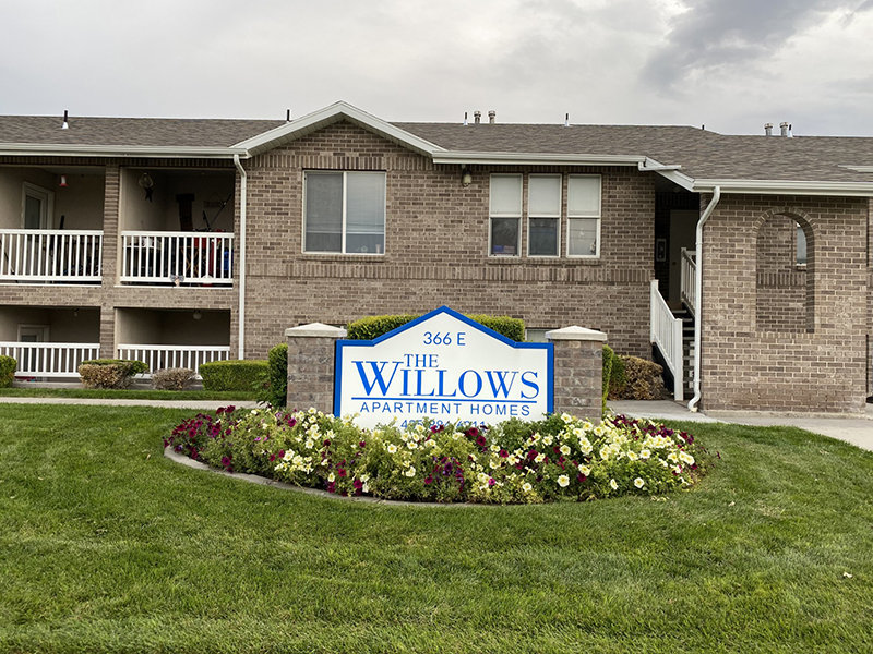 Apartment Monument Sign | The Willows