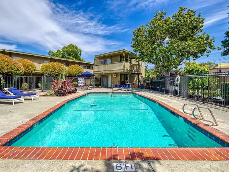 Swimming Pool | Oak Grove Apartments