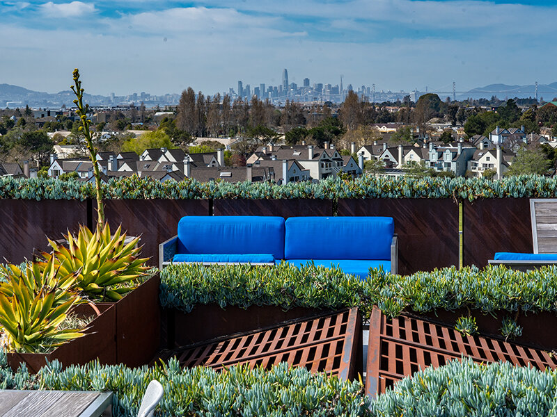 Rooftop Seating | Panomar Apartments in Alameda, CA