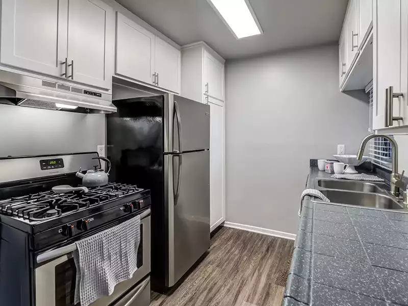 Kitchen | Kendallwood Apartments