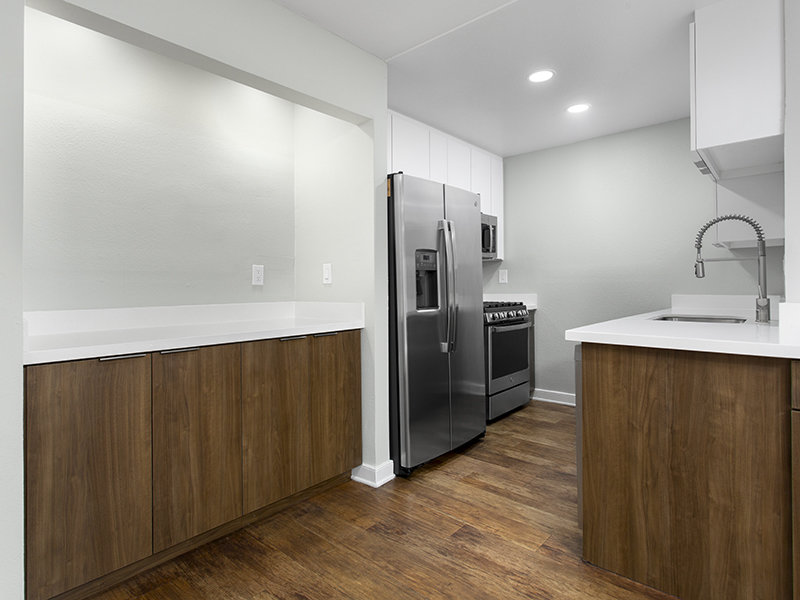 Kitchen | The Crescent at West Hollywood