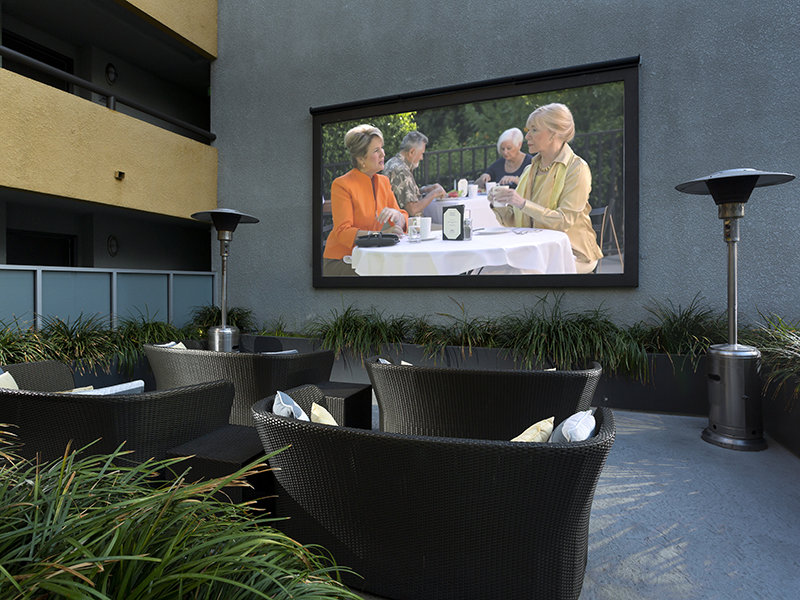 Outdoor Media Center | The Crescent at West Hollywood