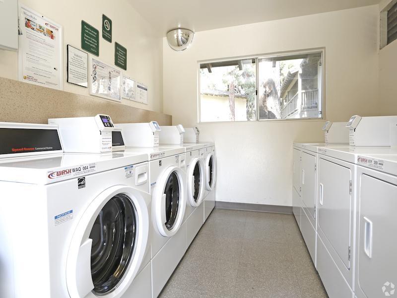 Casa Arroyo | Apartment Laundry Room