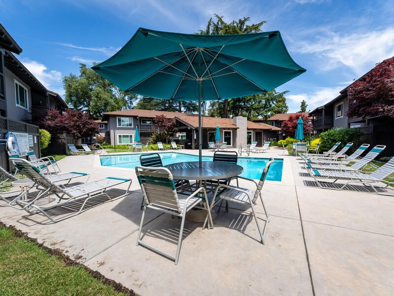 Table by the Pool | Casa Arroyo Apartments