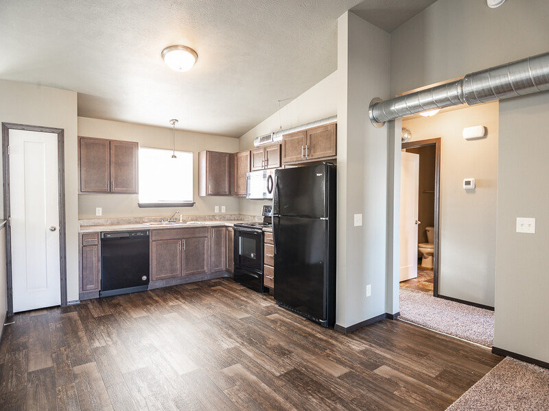 Kitchen and Dining Area | 41st Street Commons in Sioux Falls, SD