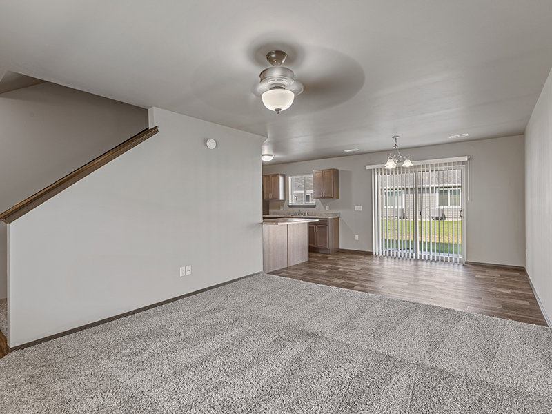 Living and Dining Area | 41st Street Commons in Sioux Falls, SD