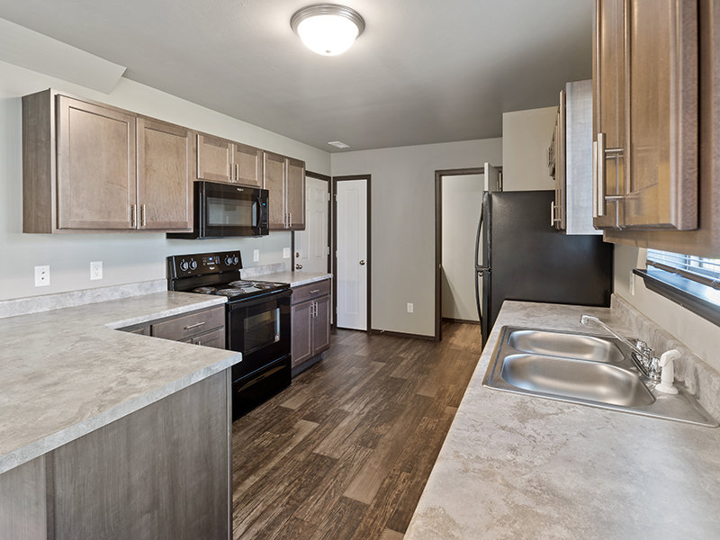 Spacious Kitchen | 41st Street Commons in Sioux Falls, SD