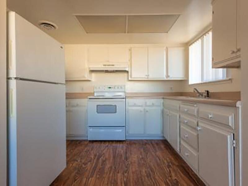 Kitchen | Autumn Glen apartments for rent in Bakersfield