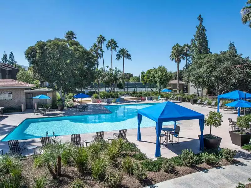 Apartments for rent in Corona CA | Parcwood Apartments Pool