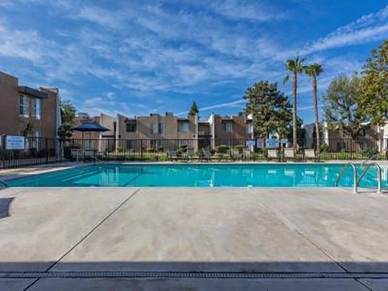 Outdoor Pool | Serena Vista Apartments