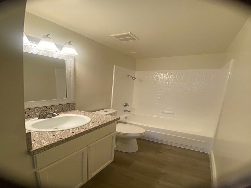 Interior Bathroom | Serena Vista