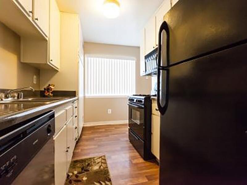 Kitchen | Serena Vista Apartments