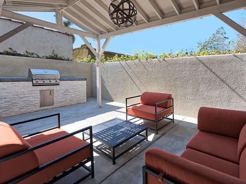 Patio Lounge | The Grand at 5746