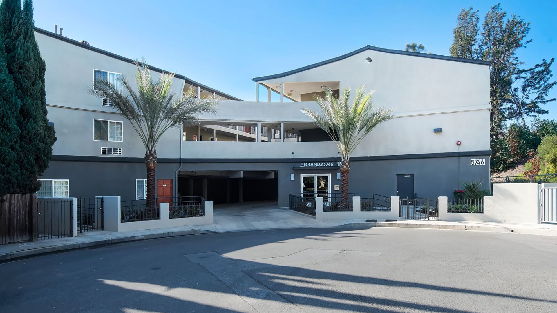 The Grand at 5746 Apartments in Los Angeles, CA