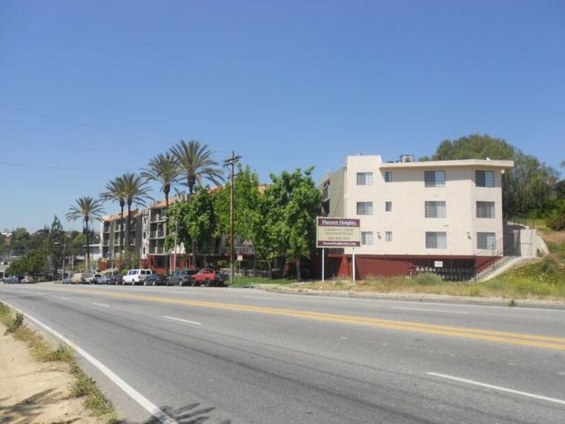 Apartment Community Pacoima