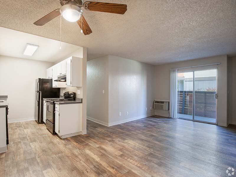 Living Room | Summerwood Apartments
