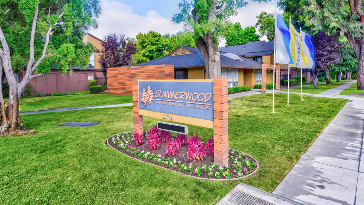 Summerwood Apartments Neighborhood