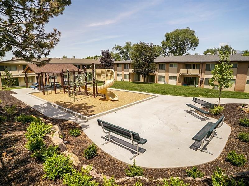 Harrison Pointe Community Features