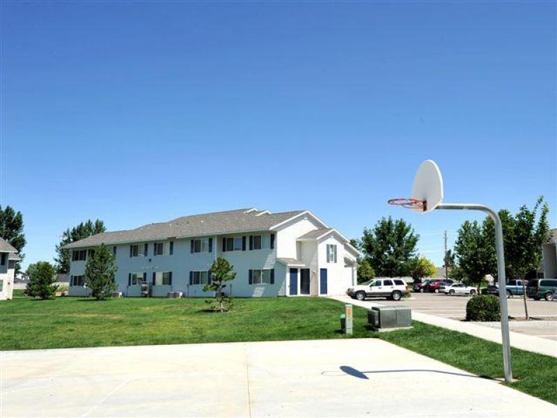Basketball Court | Courtyard at Ridgecrest