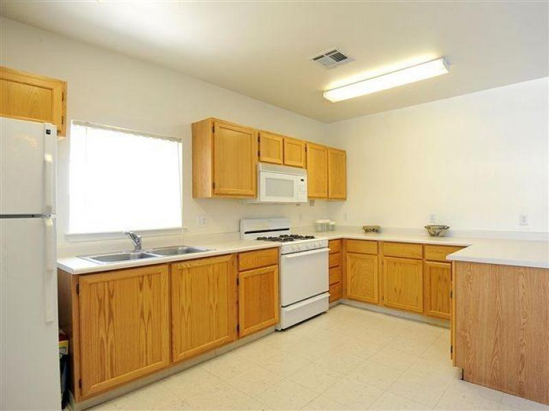 Fully Equipped Kitchen | Courtyard at Ridgecrest