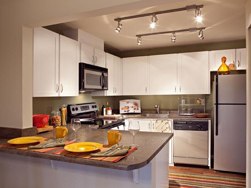Kitchen | Edgewood Park Apartments in Bellevue, Wa