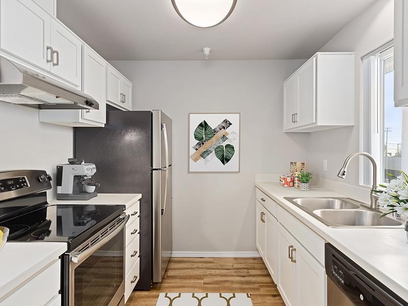 Fully Equipped Kitchen | Portola Bridge Creek Apartments