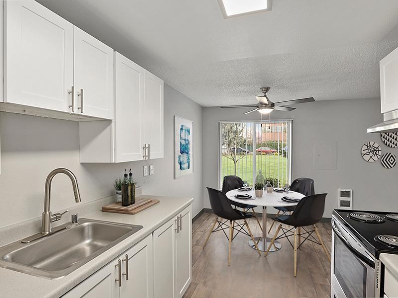 Kitchen & Dining Area | Portola Bridge Creek Apartmentsc