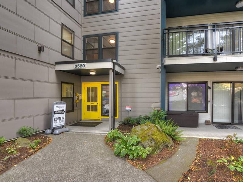 Entrance | Magnolia Apartments
