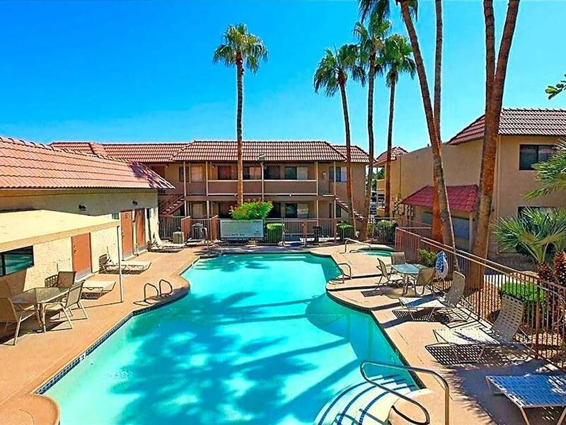Pool | Reno Villas Apartments in Las Vegas, NV