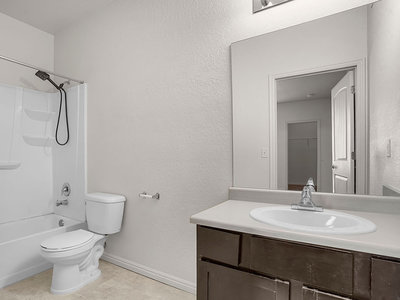 Interior Bathroom | Brickgate