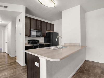 Spacious Kitchen | Brickgate