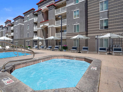 Spacious Pool | Brickgate