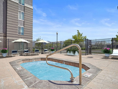Luxury Pool | Brickgate
