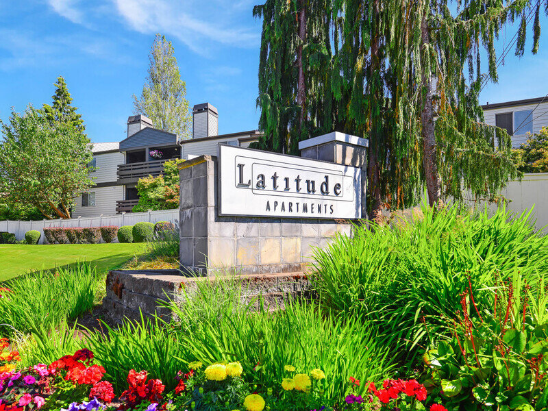 Monument Sign | Latitude Apartments in Everett, WA