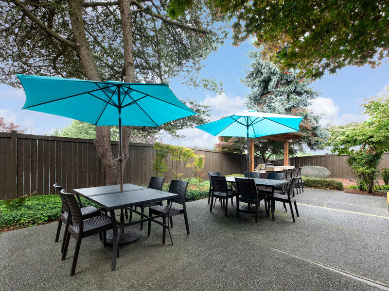 Outdoor Seating | Latitude Apartments in Everett, WA