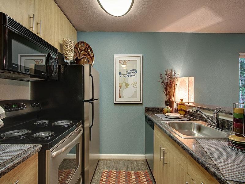 Kitchen | Vue Kirkland Apartments in Kirkland, WA