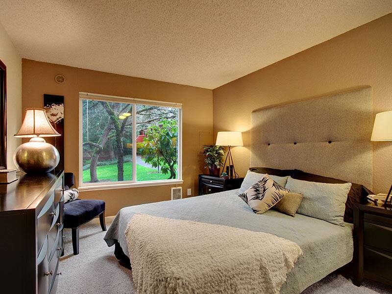 Bedroom | Vue Kirkland Apartments