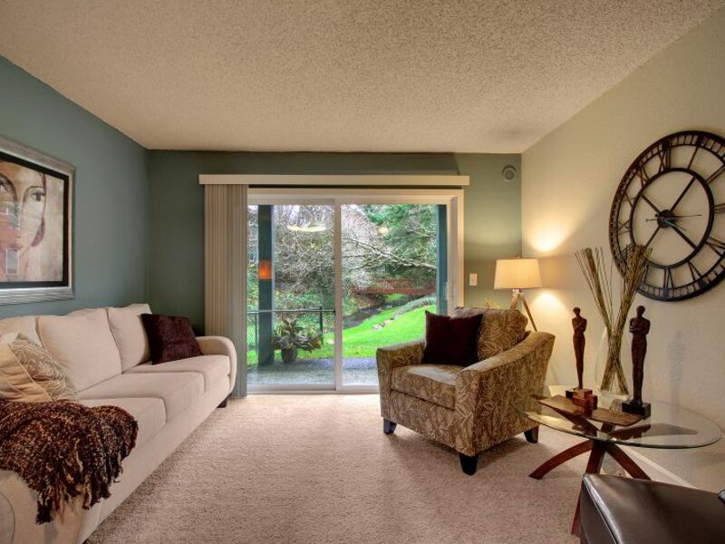 Front Room | Vue Kirkland Apartments in Kirkland, WA