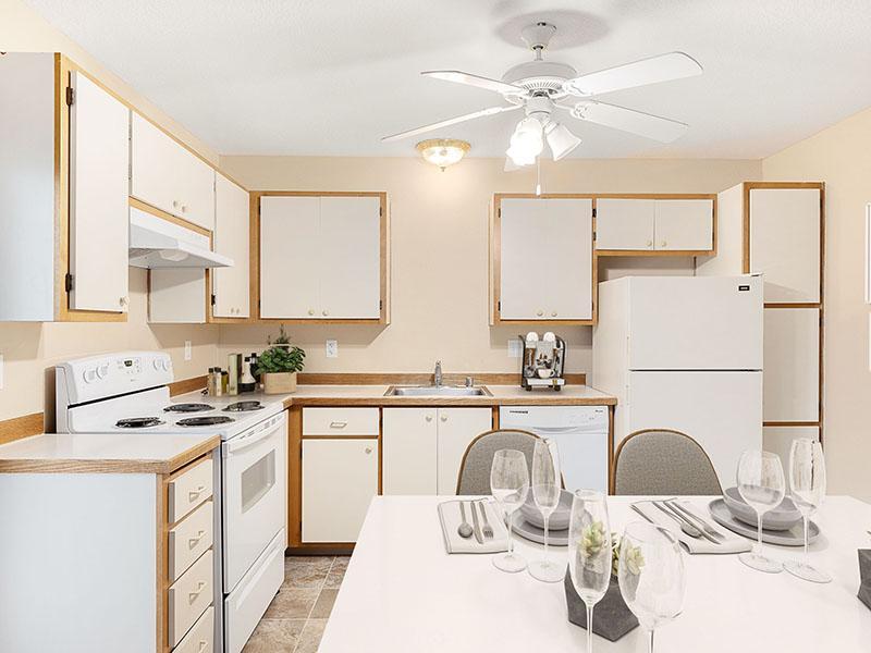 Fully Equipped Kitchen | Veri Vancouver Apartments in Vancouver, WA
