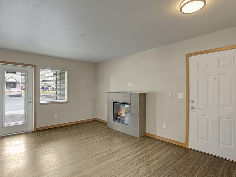 Living Room | Insignia Apartments in Bremerton
