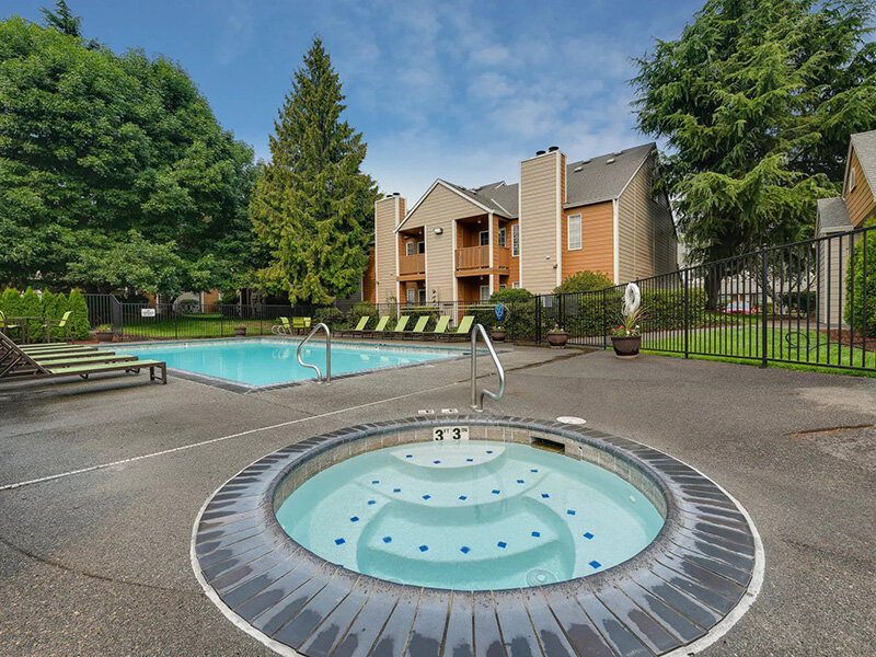 Hot Tub | Carriage House Apartments in Vancouver, WA