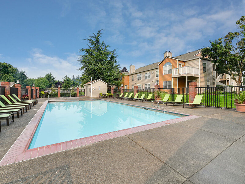 Outdoor Pool | Carriage Park Apartments in Vancouver, WA