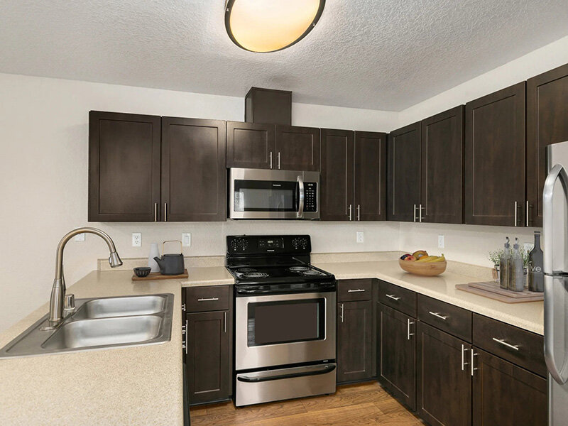 Fully Equipped Kitchen | Carriage Park Apartments in Vancouver, WA