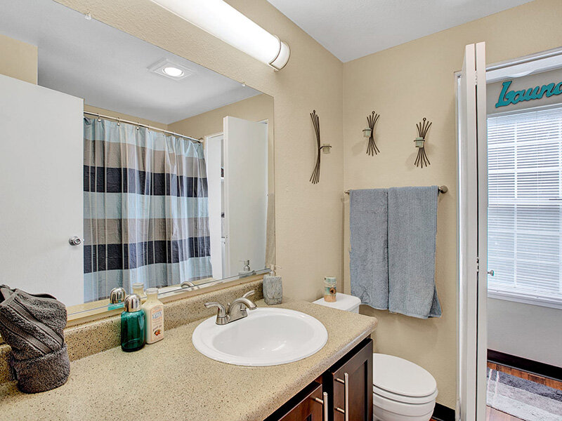 Spacious Bathroom | Waters Edge