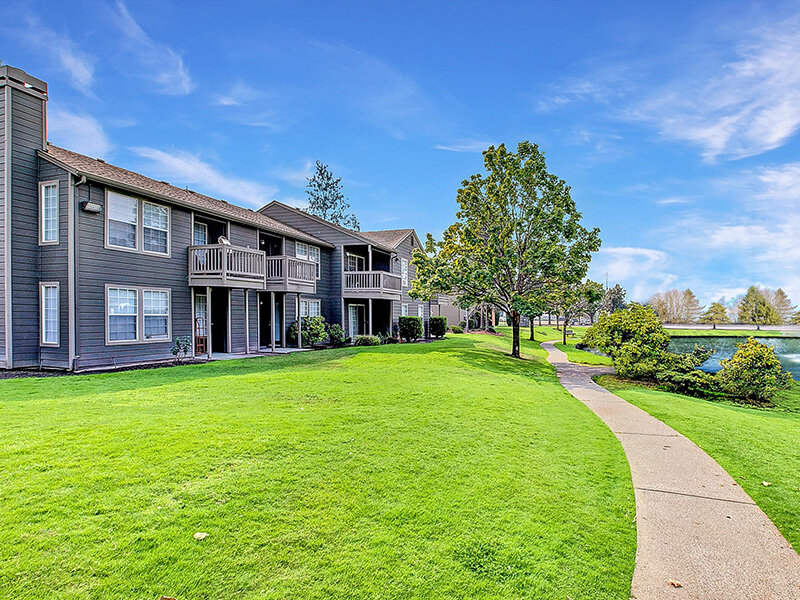 Apartment Exterior | Waters Edge