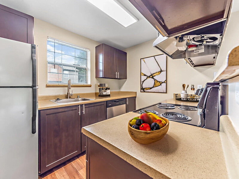 Spacious Kitchen | Waters Edge
