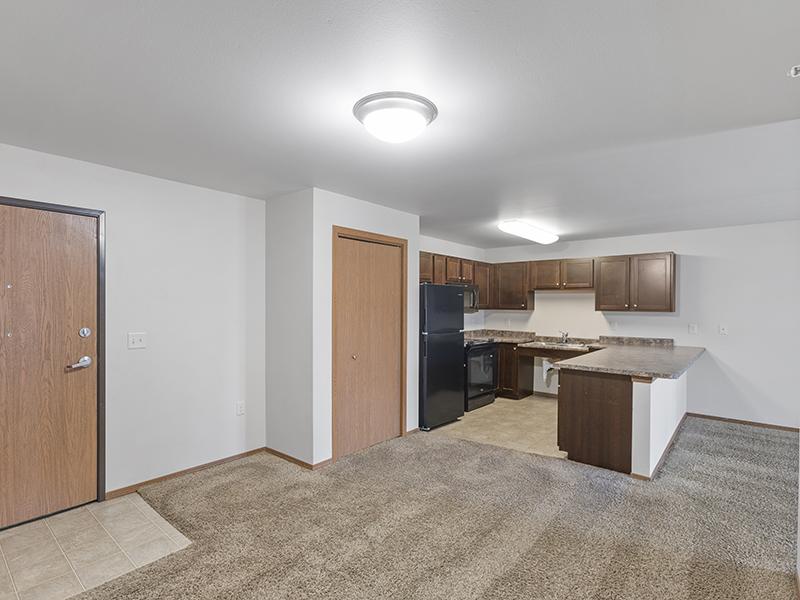 Kitchen and Dining Area | Dakota Pointe Apartments in Sioux Falls, SD