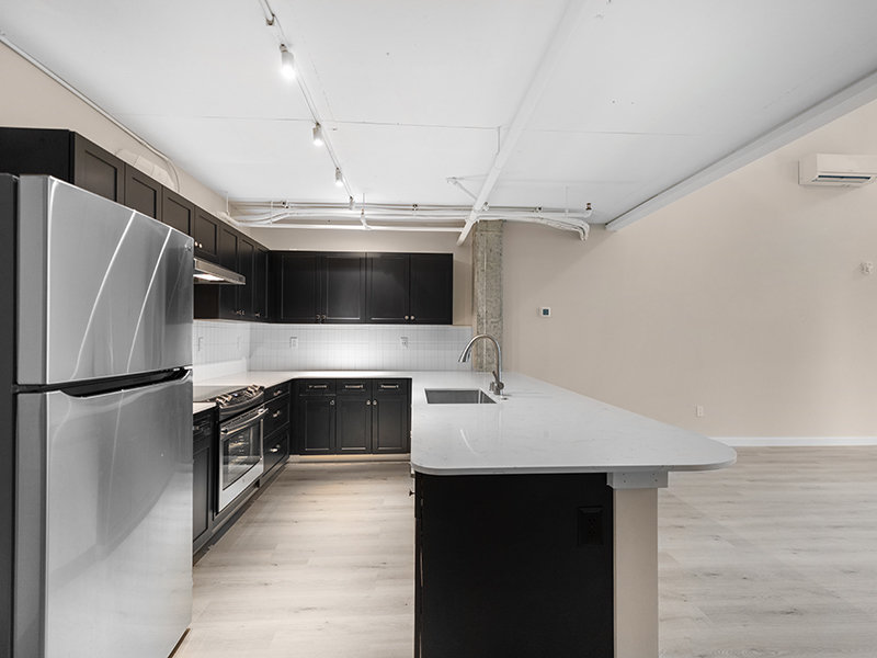 Fully Equipped Kitchen | 999 Hiawatha Apartments in Seattle, WA